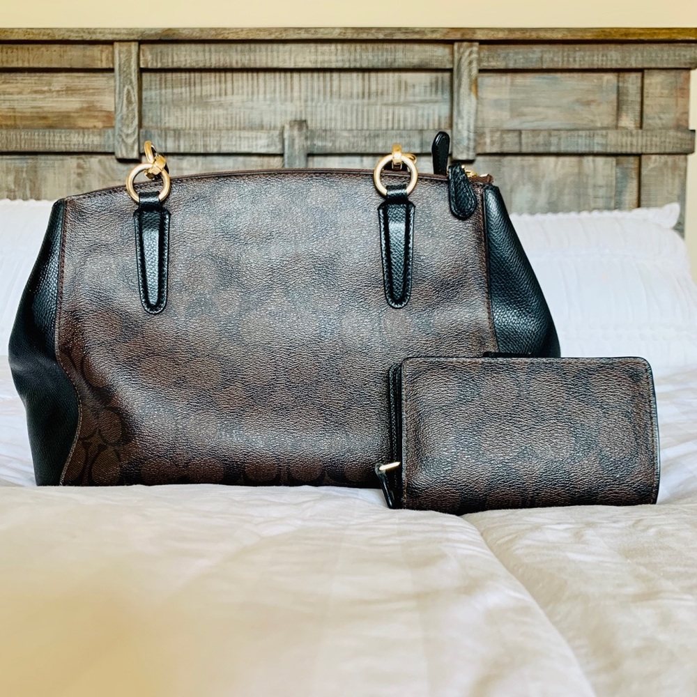 Coach Handbag & Matching Wallet - Picture 9 of 13